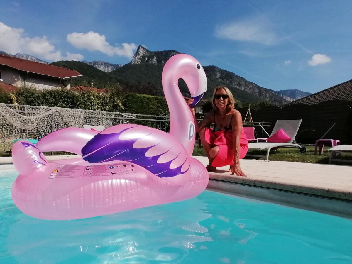 Appartement Lumineux A Voreppe Avec Piscine Buitenkant foto
